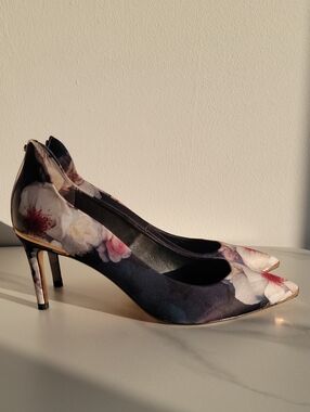 Ted Baker Navy Floral Pointed-Toe Pumps